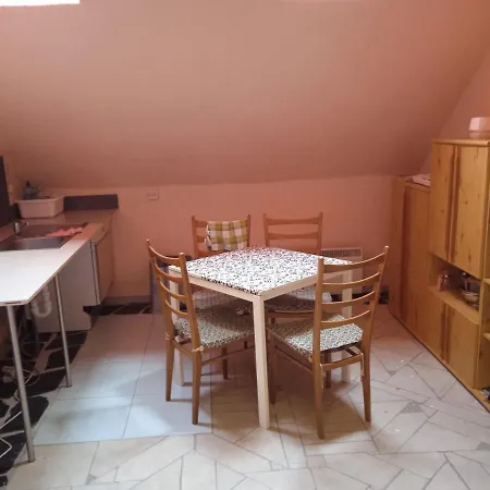 Lindenhof Affittacamere 3*